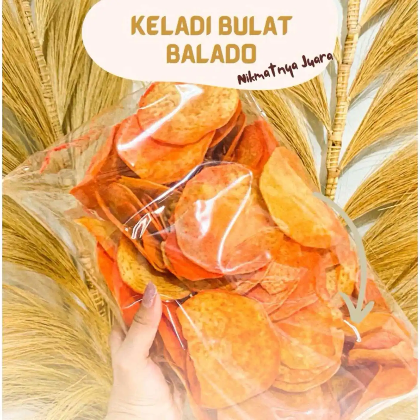 Keripik Bulat Balado Nafisa dengan warna kemerahan menggugah selera