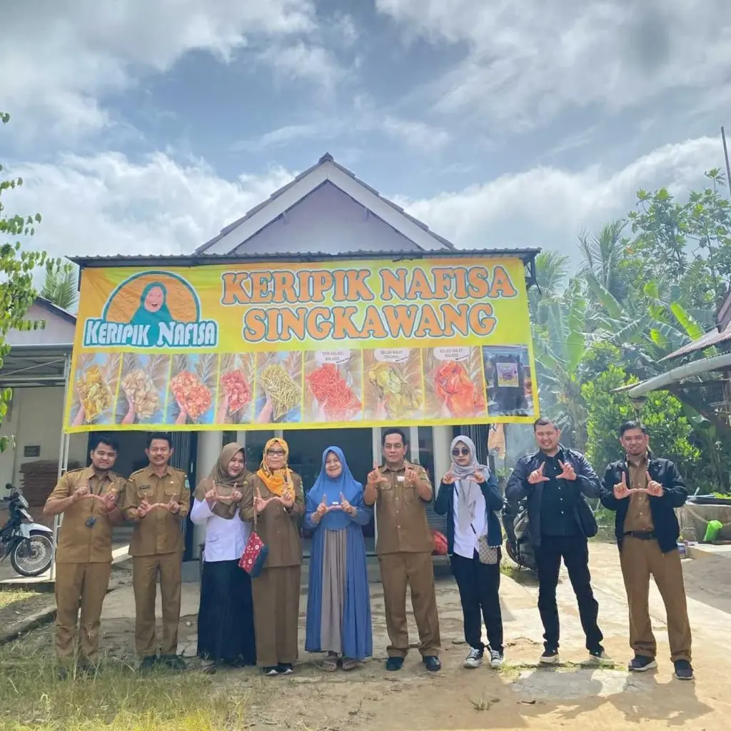 Kunjungan monitoring dan pembinaan oleh Disperindag Kota Singkawang ke UMKM Keripik Nafisa